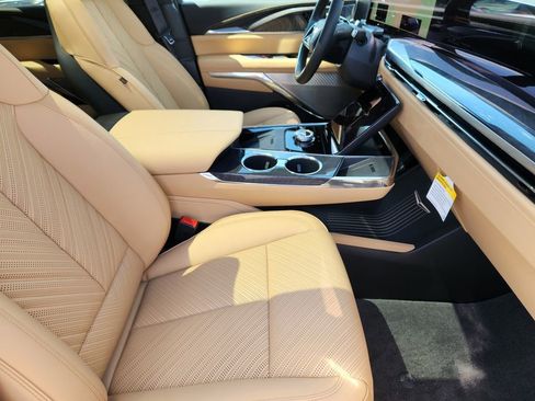 New 2025 Cadillac Escalade IQ Luxury 2 AWD/4WD image 9