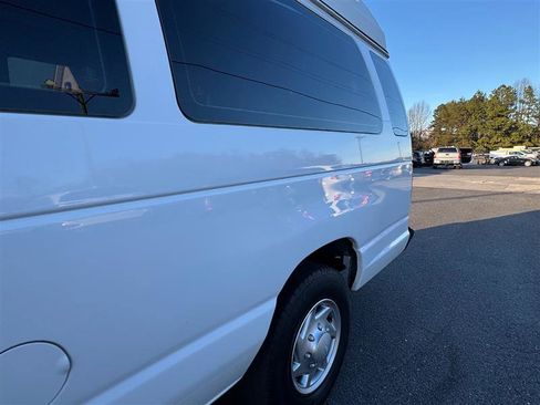 Used 2014 Ford E-250 and Econoline 250 Extended w/ Power Group image 13