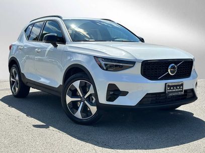 New 2026 Volvo XC40 B5 Plus w/ Climate Package