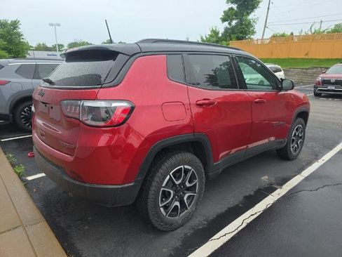 Used 2025 Jeep Compass Trailhawk AWD/4WD image 4