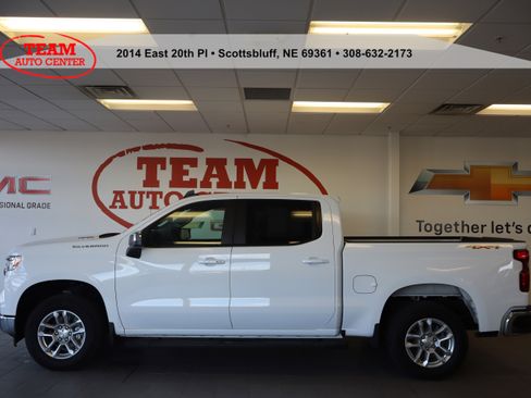 Certified 2025 Chevrolet Silverado 1500 LT AWD/4WD image 1