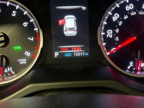 Used 2019 Toyota RAV4 XLE Premium w/ Cold Weather Package AWD/4WD image 20