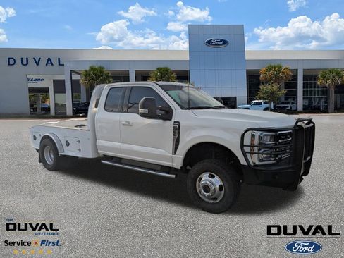 Used 2024 Ford F350 Lariat image 1