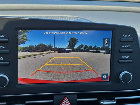 Used 2023 Hyundai Elantra SE FWD image 21