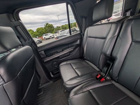 Used 2019 Ford Expedition XLT w/ Equipment Group 202A RWD image 8