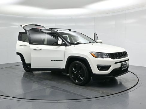 Used 2020 Jeep Compass Latitude image 28