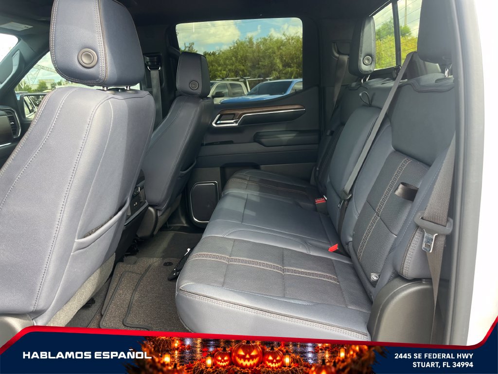 Used 2023 Chevrolet Silverado 1500 High Country w/ Technology Package AWD/4WD image 11