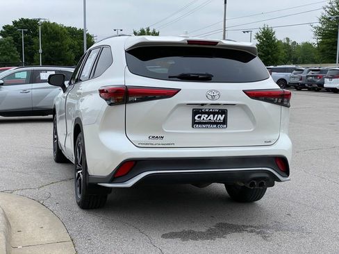Used 2021 Toyota Highlander XSE FWD image 6