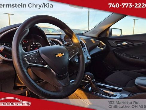 Used 2024 Chevrolet Malibu LT image 18