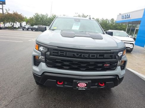 Used 2025 Chevrolet Silverado 1500 Custom Trail Boss AWD/4WD image 8