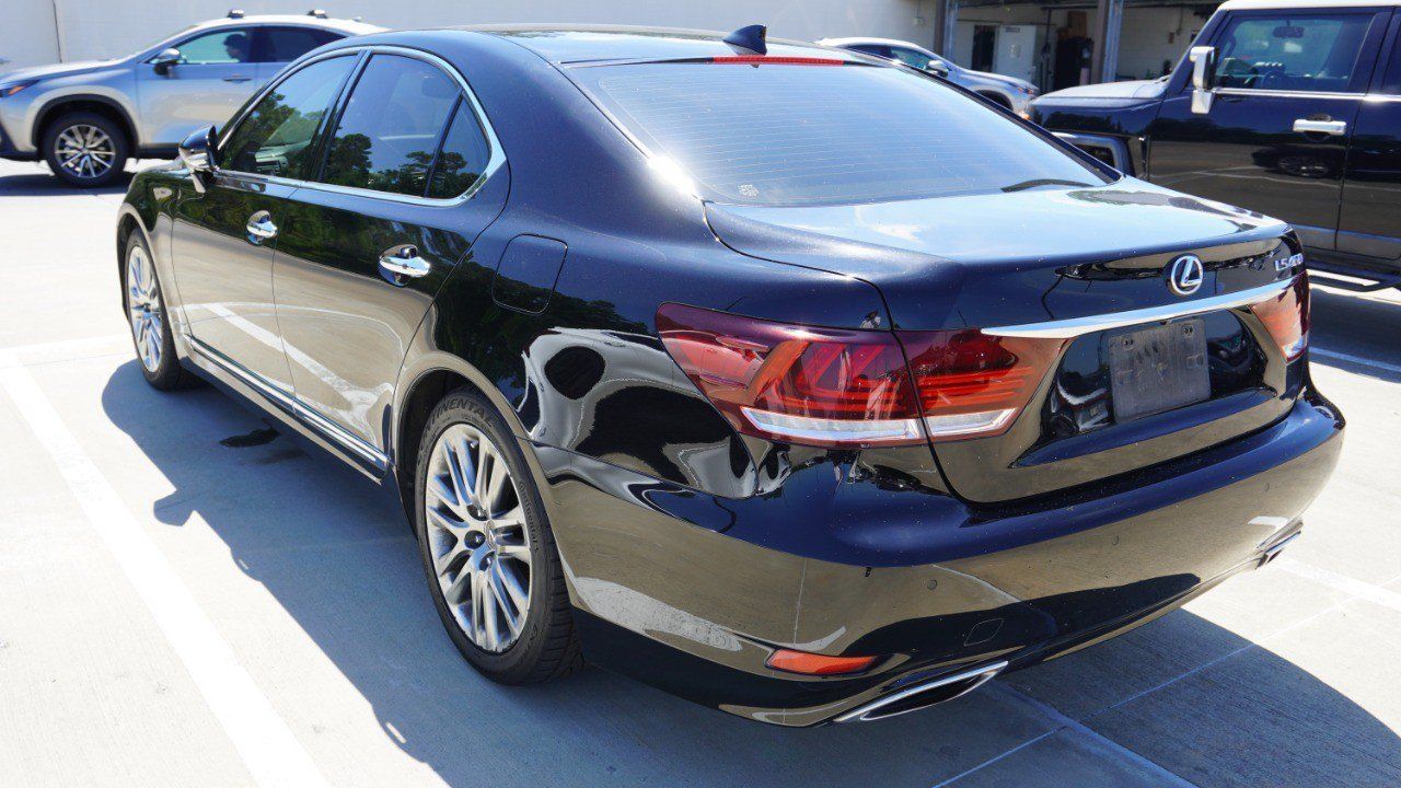 Used 2017 Lexus LS 460 w/ Comfort Package RWD image 8
