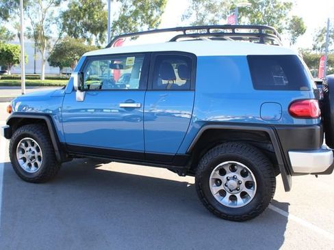 Used 2011 Toyota FJ Cruiser 4WD w/ Upgrade Pkg image 7