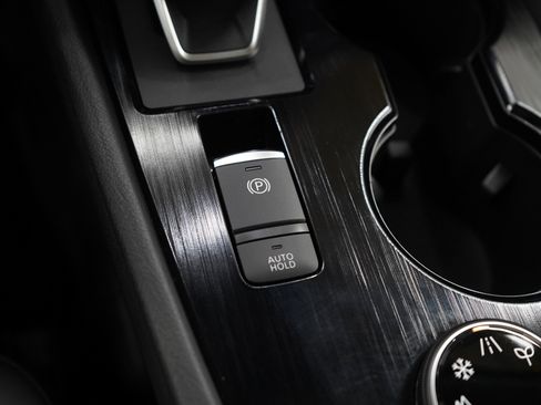 Used 2024 Nissan Rogue SV w/ SV Premium Package image 24