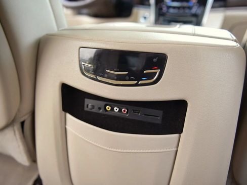 Used 2015 Cadillac Escalade Premium AWD/4WD image 90