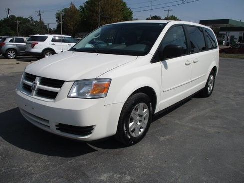 Used 2010 Dodge Grand Caravan SE w/ Climate Group image 2