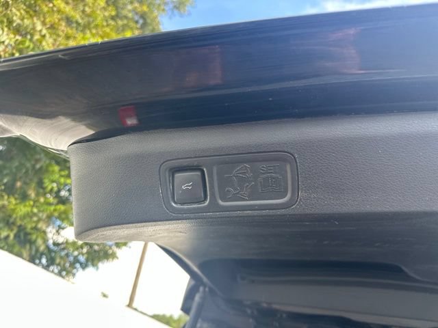 Used 2018 Ford Expedition XLT w/ Equipment Group 202A RWD image 11
