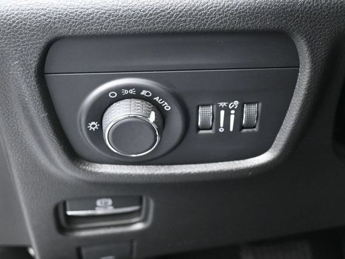 Used 2024 Jeep Grand Cherokee Altitude RWD image 16