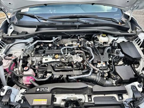 Used 2025 Toyota Corolla Cross SE image 33