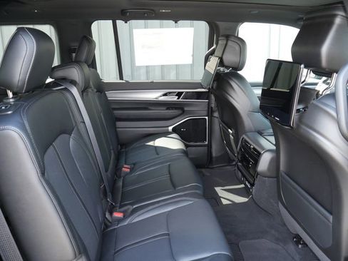 New 2026 Jeep Grand Wagoneer Limited AWD/4WD image 30
