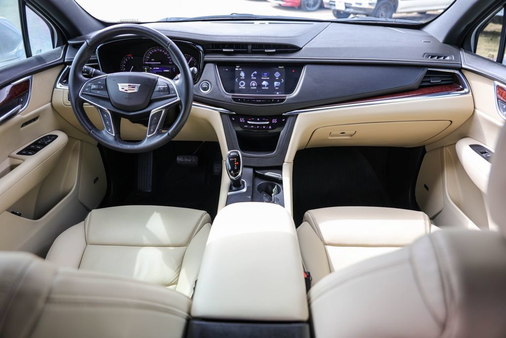 Used 2018 Cadillac XT5 Luxury w/ Driver Awareness Package FWD image 25