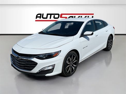 Used 2024 Chevrolet Malibu RS image 3