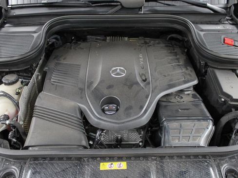 Used 2023 Mercedes-Benz GLS 450 4MATIC image 46
