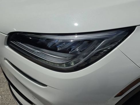 Used 2025 Lincoln Corsair FWD w/ Equipment Group 101A image 9