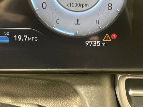 Used 2025 Hyundai Elantra SEL image 21