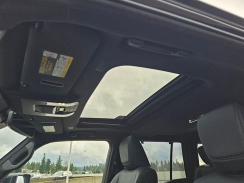 Used 2024 Lexus GX 550 image 25