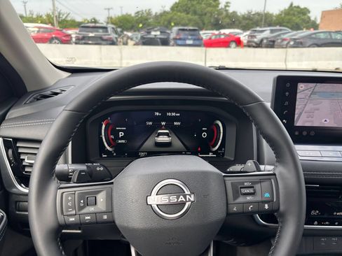 Used 2026 Nissan Rogue SL AWD/4WD image 36