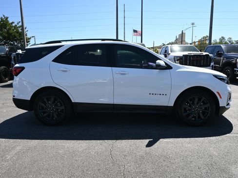 Used 2024 Chevrolet Equinox RS w/ RS Leather Package FWD image 11