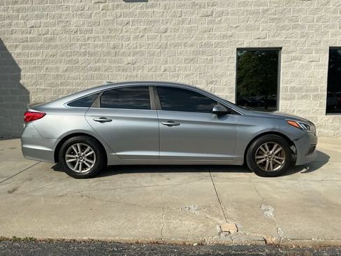 Used 2016 Hyundai Sonata SE FWD image 10