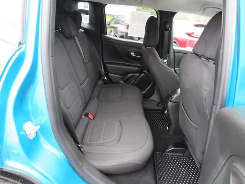 Used 2022 Jeep Renegade Latitude w/ Convenience Group image 26