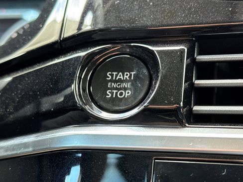 New 2025 Nissan Pathfinder SV image 20