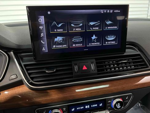 Used 2021 Audi Q5 e Premium w/ Convenience Package AWD/4WD image 6