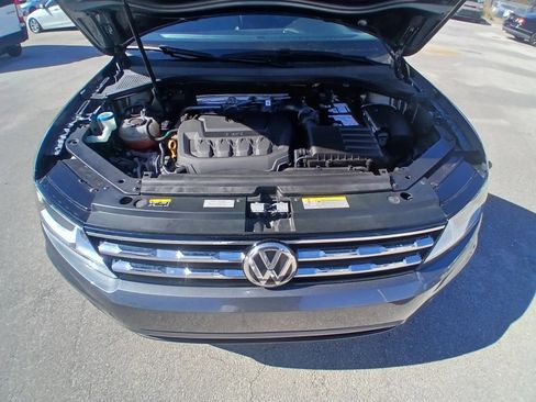 Used 2021 Volkswagen Tiguan SE w/ Panoramic Sunroof Package FWD image 23