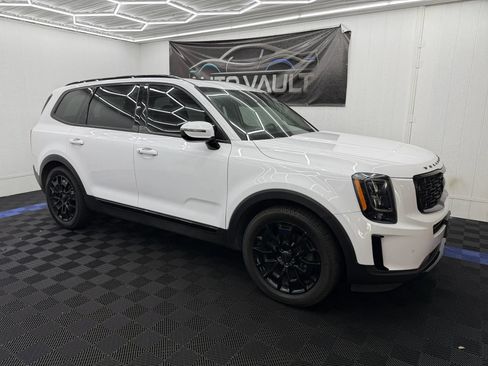 Used 2021 Kia Telluride SX w/ Nightfall Edition Package AWD/4WD image 2