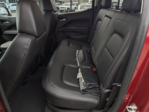 Used 2022 Chevrolet Colorado LT w/ Luxury Package RWD image 9