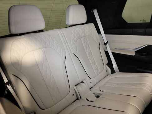 Used 2023 BMW X7 xDrive40i w/ M Sport Package image 42