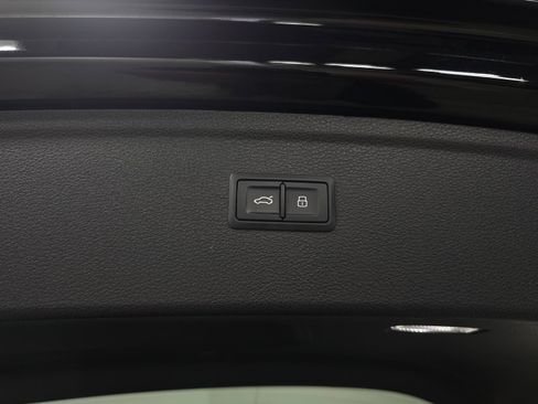 Used 2018 Audi Q5 2.0T Premium Plus w/ Premium Plus Package AWD/4WD image 9