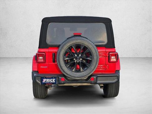 Used 2021 Jeep Wrangler Unlimited Sahara w/ Cold Weather Group AWD/4WD image 6
