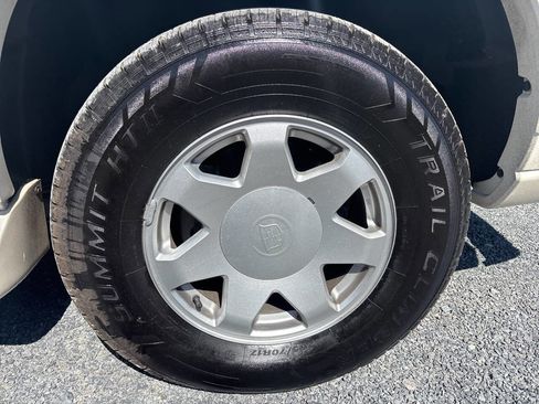 Used 2002 Cadillac Escalade AWD image 19
