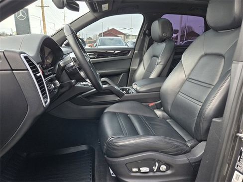 Used 2019 Porsche Cayenne image 3