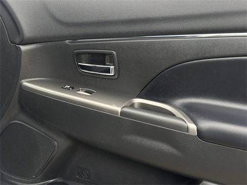 Used 2024 Mitsubishi Outlander Sport SE image 27