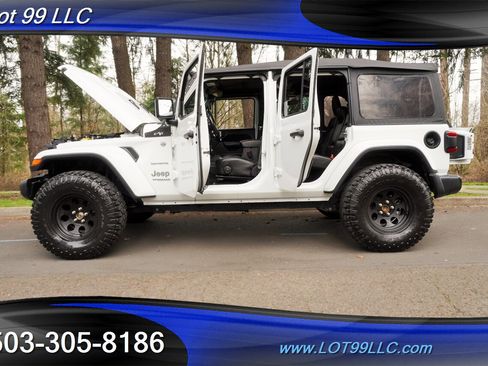 Used 2018 Jeep Wrangler Unlimited Sahara image 25
