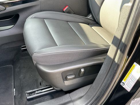 Used 2023 Buick Envision Essence FWD image 18