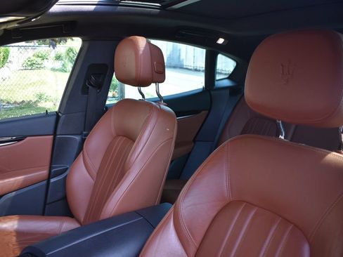Used 2020 Maserati Levante AWD/4WD image 9