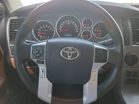 Used 2016 Toyota Sequoia Platinum image 19