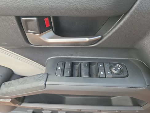 Certified 2025 Toyota Tacoma Limited AWD/4WD image 29