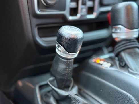 Used 2019 Jeep Wrangler Unlimited Sport S AWD/4WD image 19
